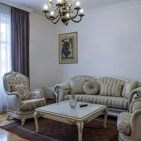 In Center Of Appartamento Belgrado